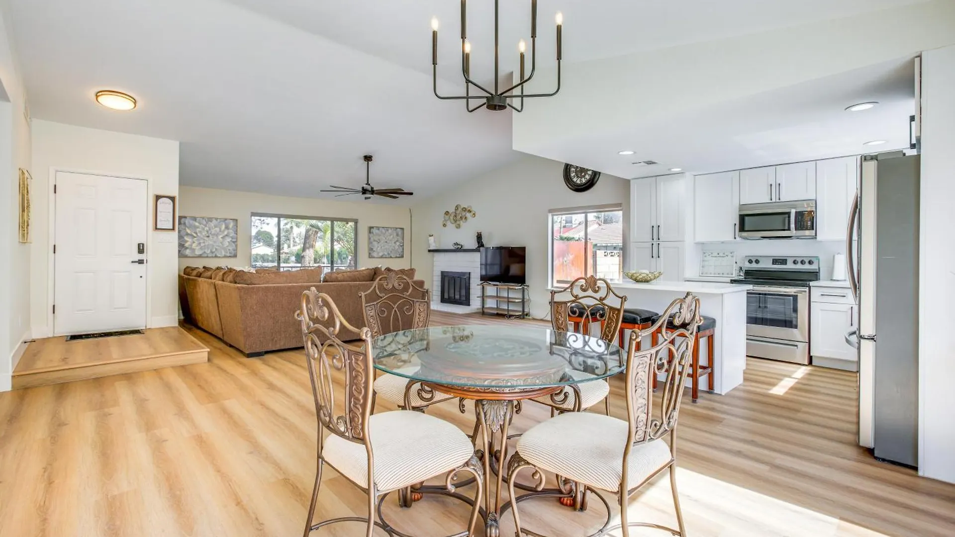 Pet-Friendly Las Vegas Home With Pool 4 Mi To Strip