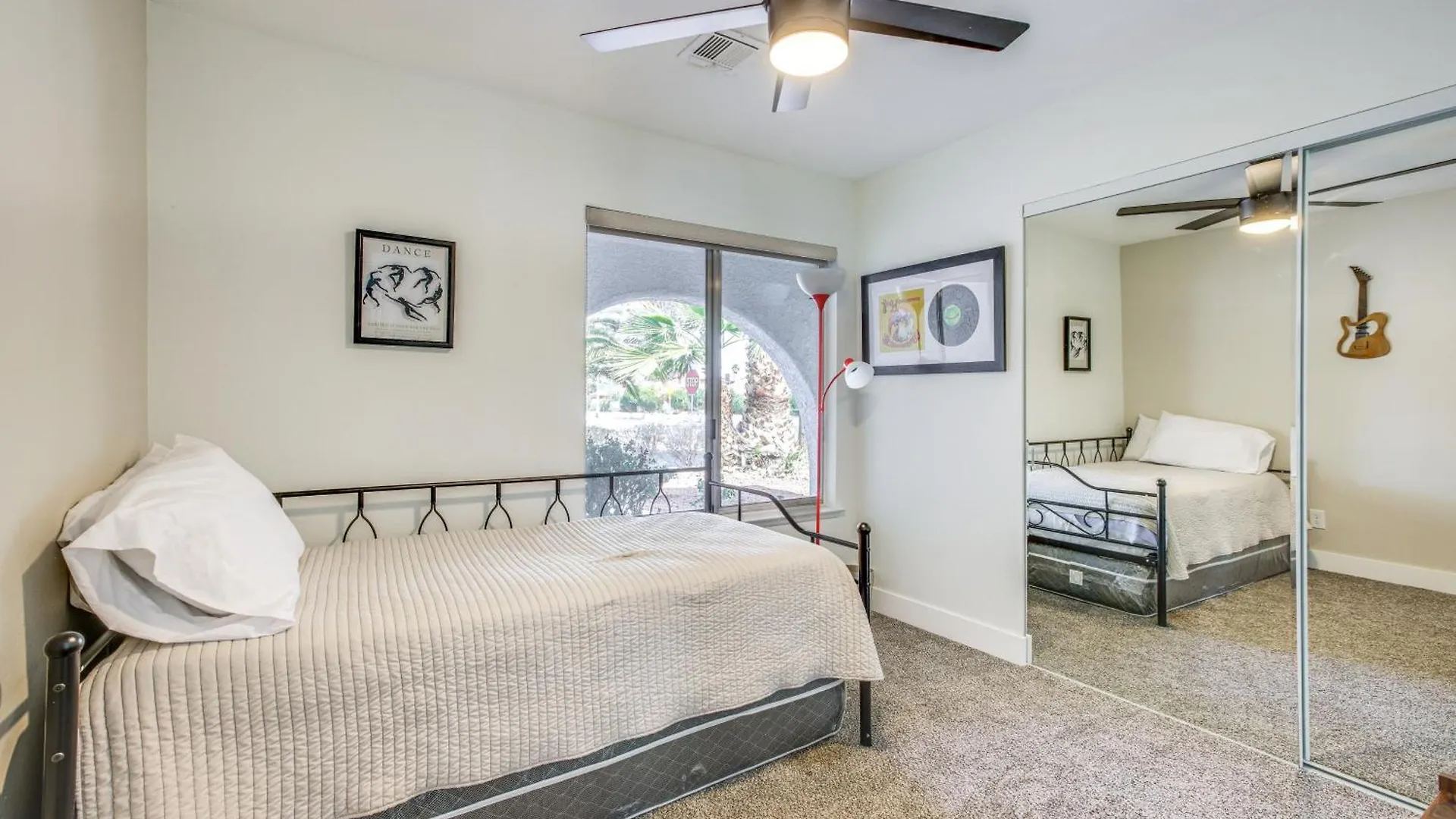 Dom wakacyjny Pet-Friendly Las Vegas Home With Pool 4 Mi To Strip Stany Zjednoczone Ameryki
