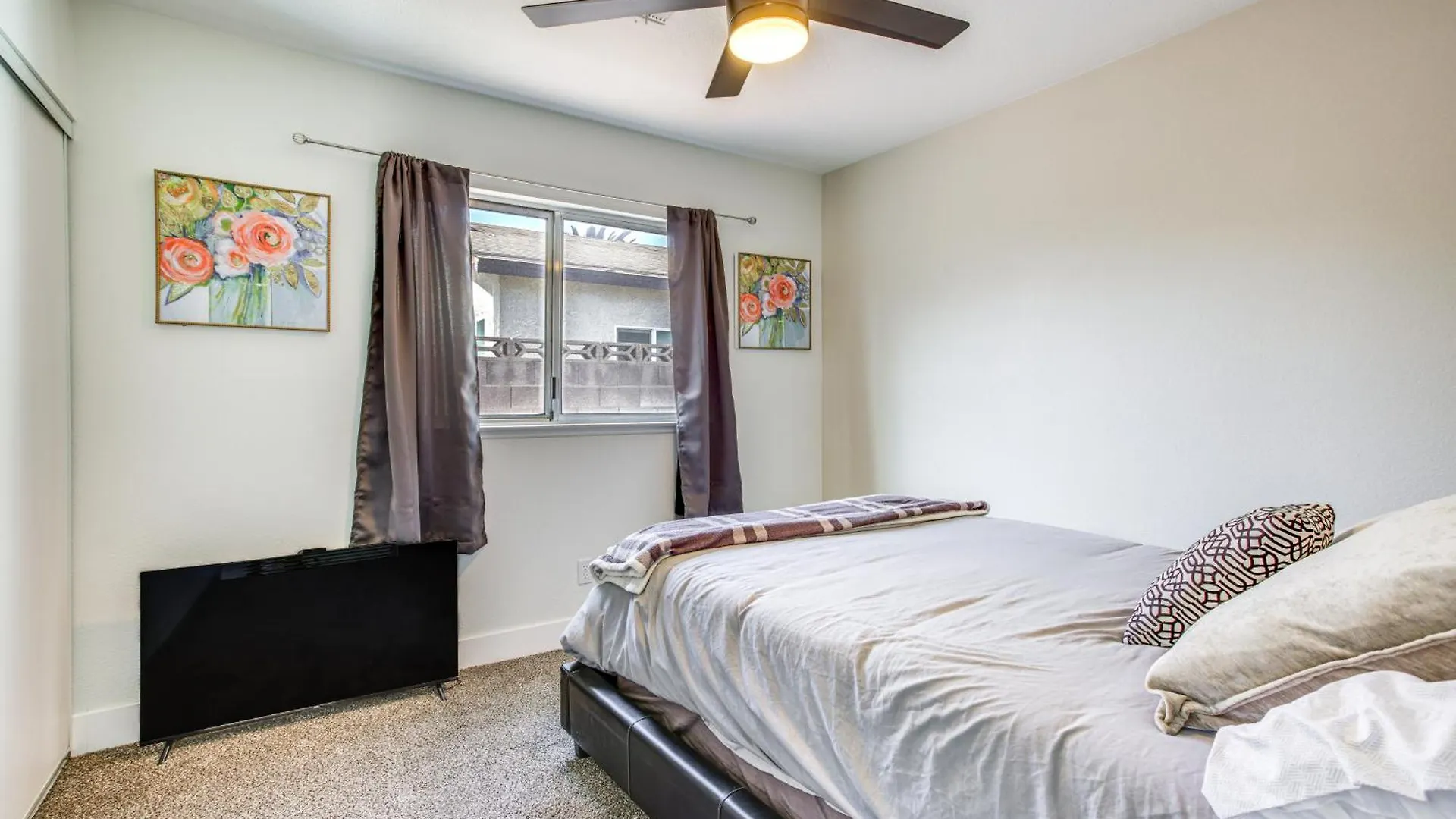 Pet-Friendly Las Vegas Home With Pool 4 Mi To Strip 0*,